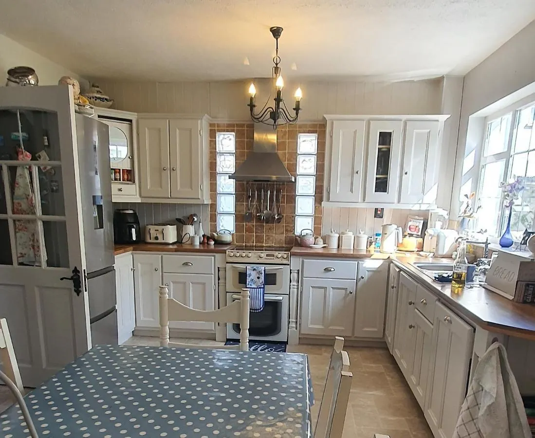 124 ,Castlelawn Heights, Headford Road Galway Homestay