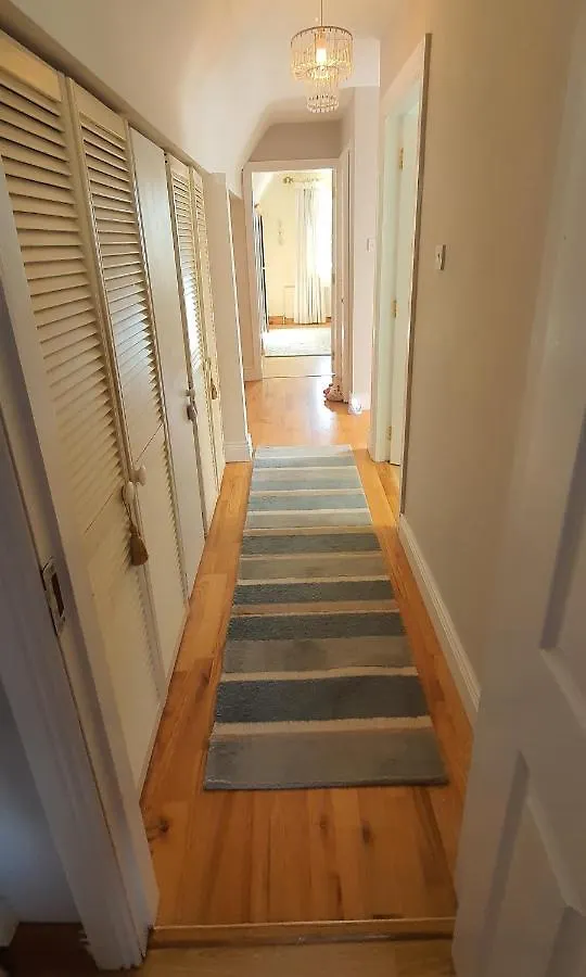 124 ,Castlelawn Heights, Headford Road Galway Homestay